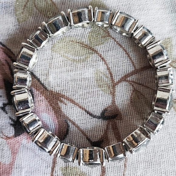 Rivoli Smoke Gray Rhinestone Vintage Stretch Bracelet Silver Tone - Picture 5 of 10